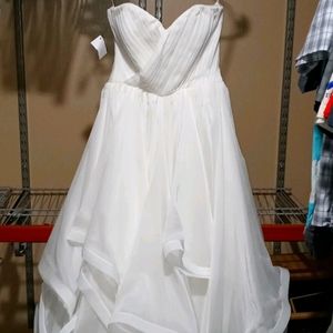 Lauren Elaine wedding dress
